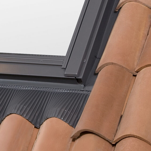 burkolokeret-dakea-tetoablakhoz