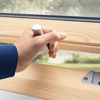 tetoablak ablakvalaszto kilincs also 02 Minden tetőablak márka egy helyen. Kérd Tóth Gergely tetőablak szakértőnk tanácsát.